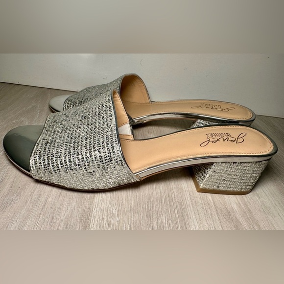 Badgley Mischka Camelia Crystal-Embellished Peep-Toe Mules with Block Heel 7.5 - Picture 16 of 16